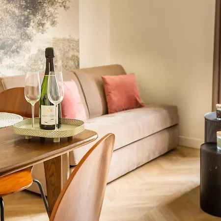 Apartment Jeuneurs *